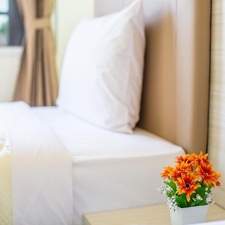 P.A. Thani Hotel Nakhon Sawan Esterno foto