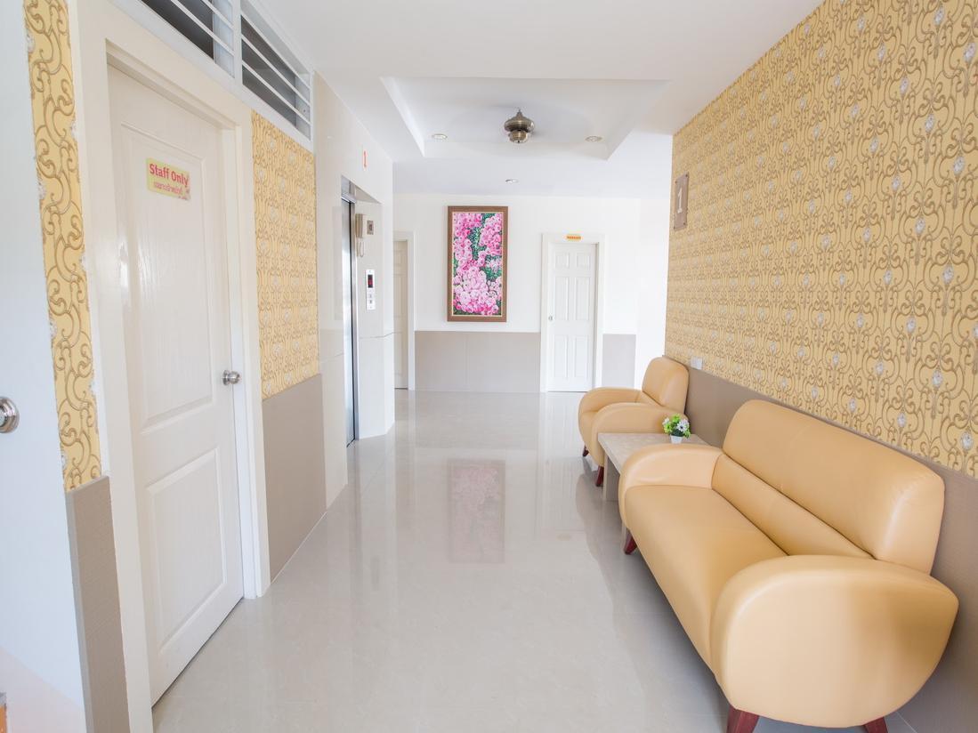 P.A. Thani Hotel Nakhon Sawan Esterno foto