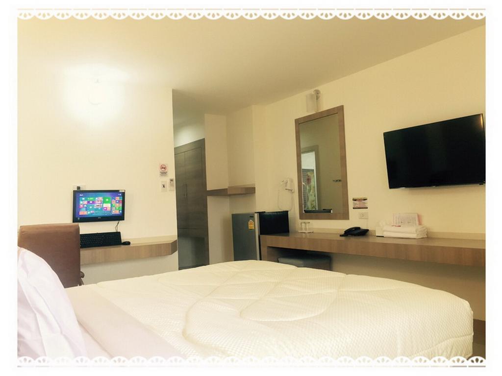 P.A. Thani Hotel Nakhon Sawan Esterno foto