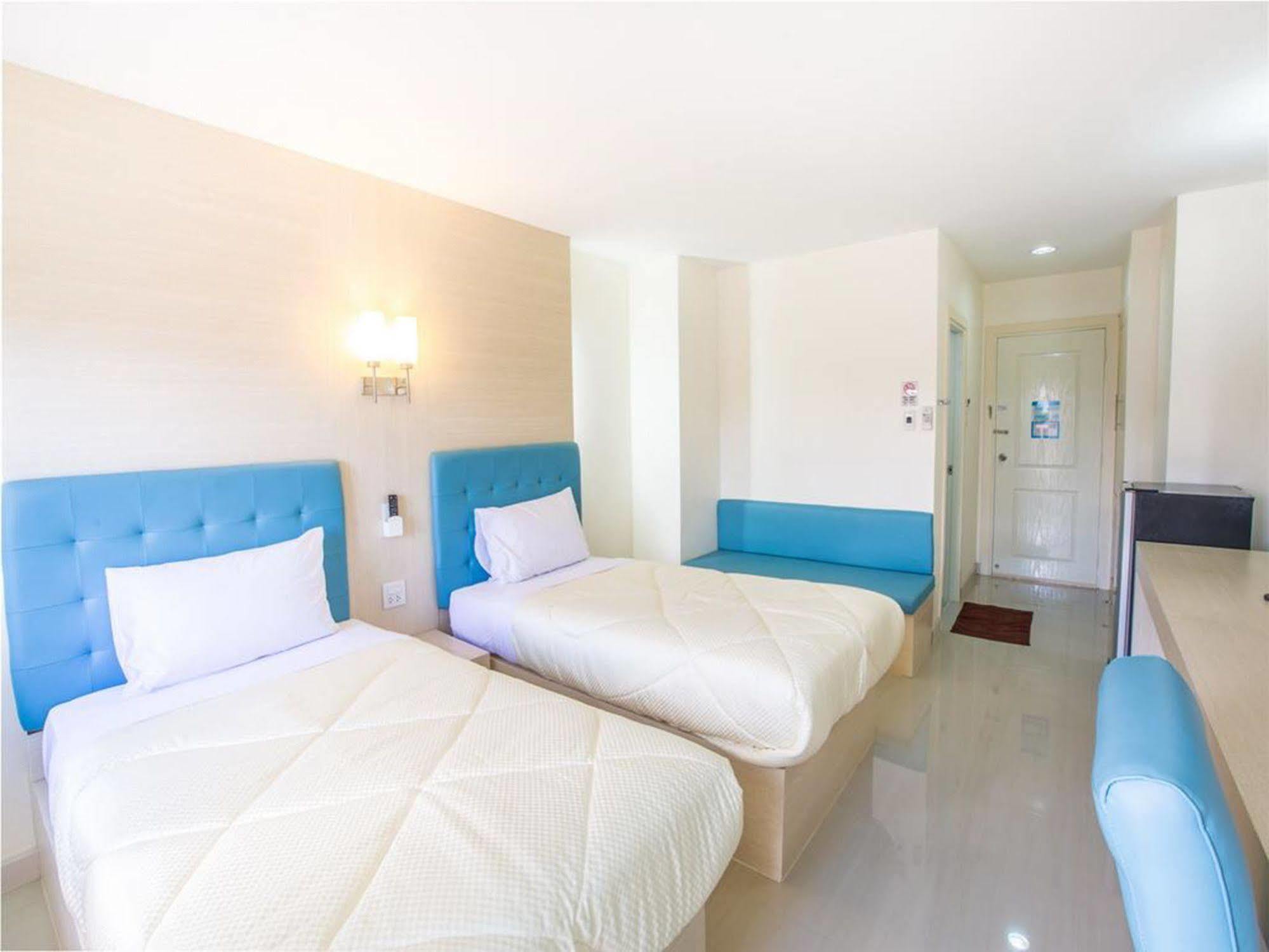 P.A. Thani Hotel Nakhon Sawan Esterno foto